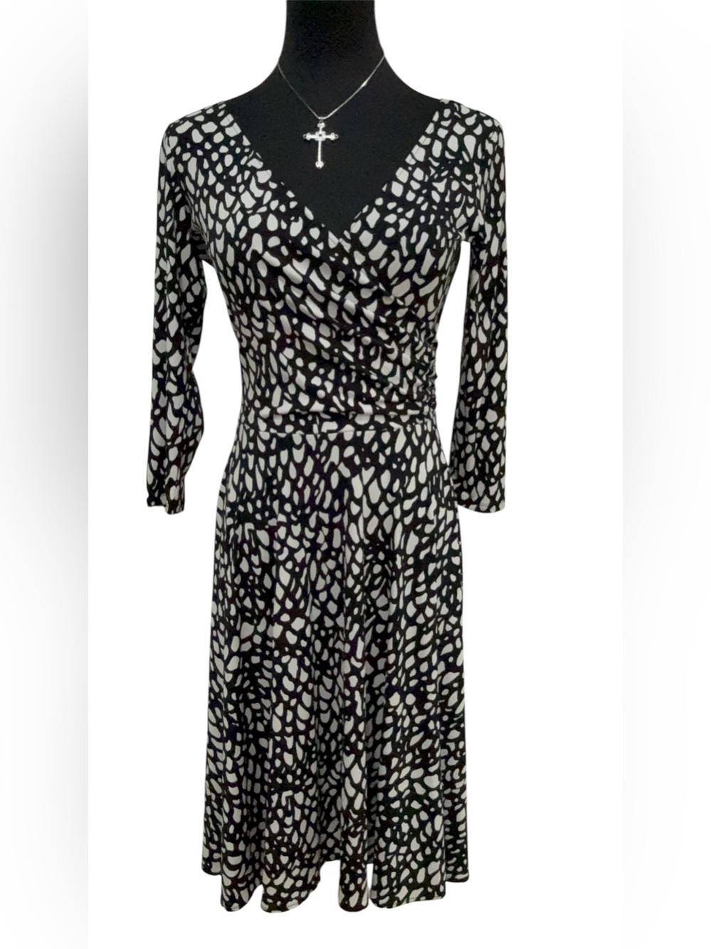 NWT Black & White Printed Wrap-Style Women’s Dress